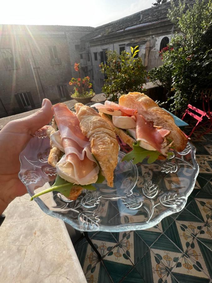 Donna Guia Suite Palermo Zewnętrze zdjęcie